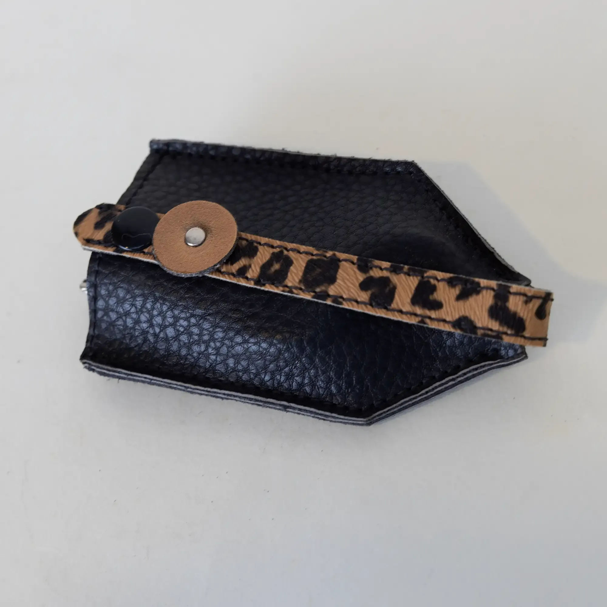 Black Natural Leather Key Pouch with Leopard-Print Strap