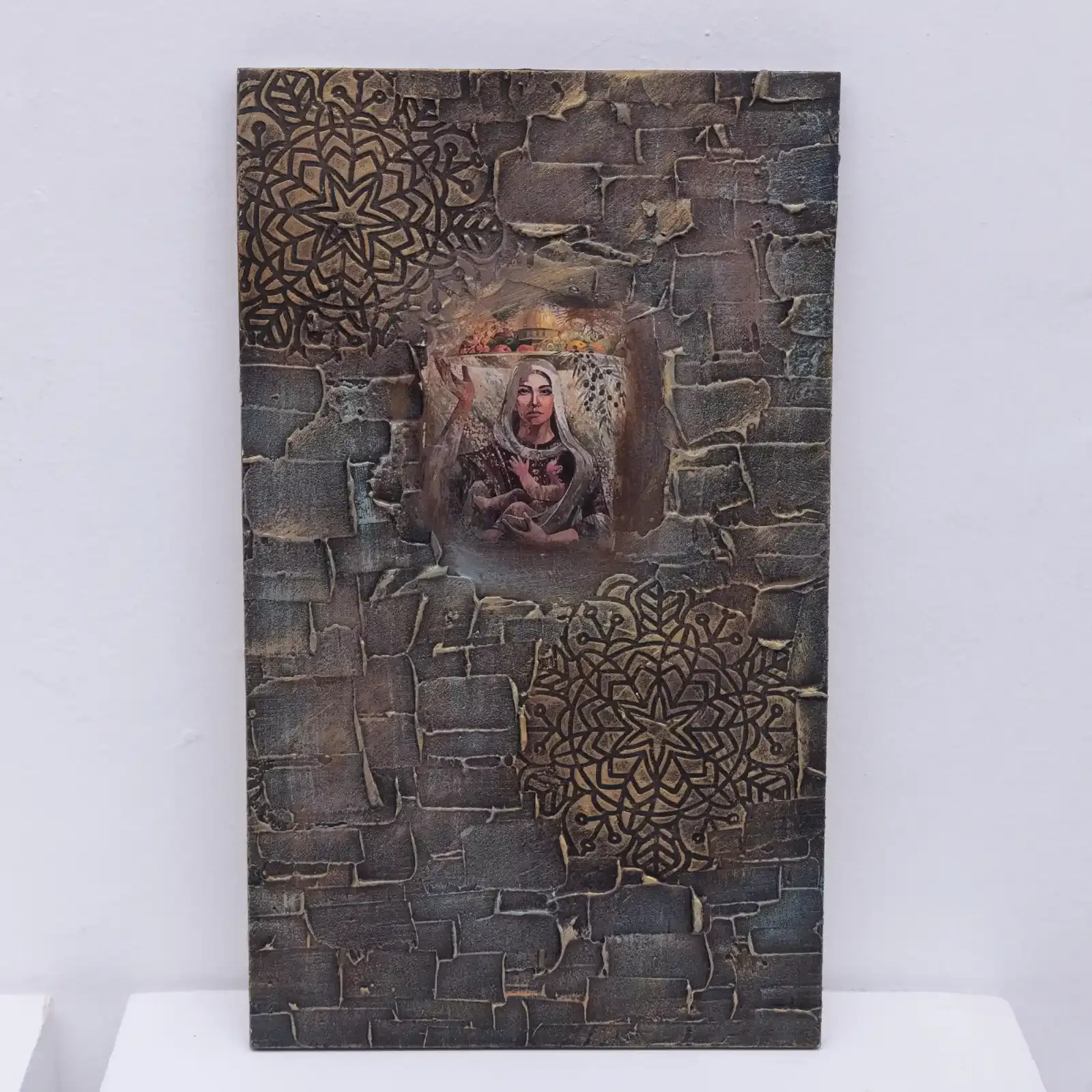 Handmade Heritage Portrait Panel Decorative Wall Key Holder