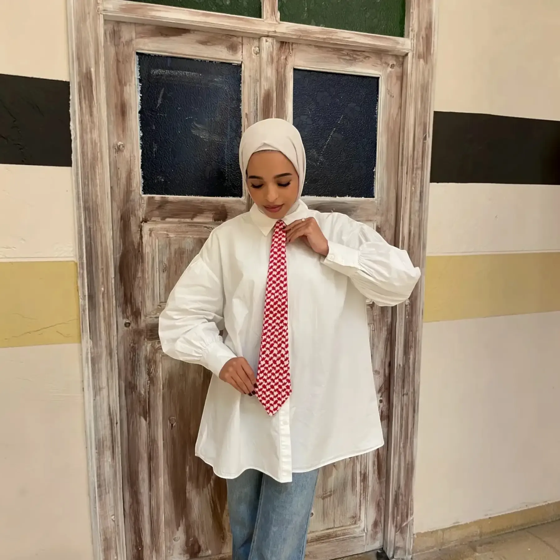 Reversible Shemagh Pattern Necktie in Red and White
