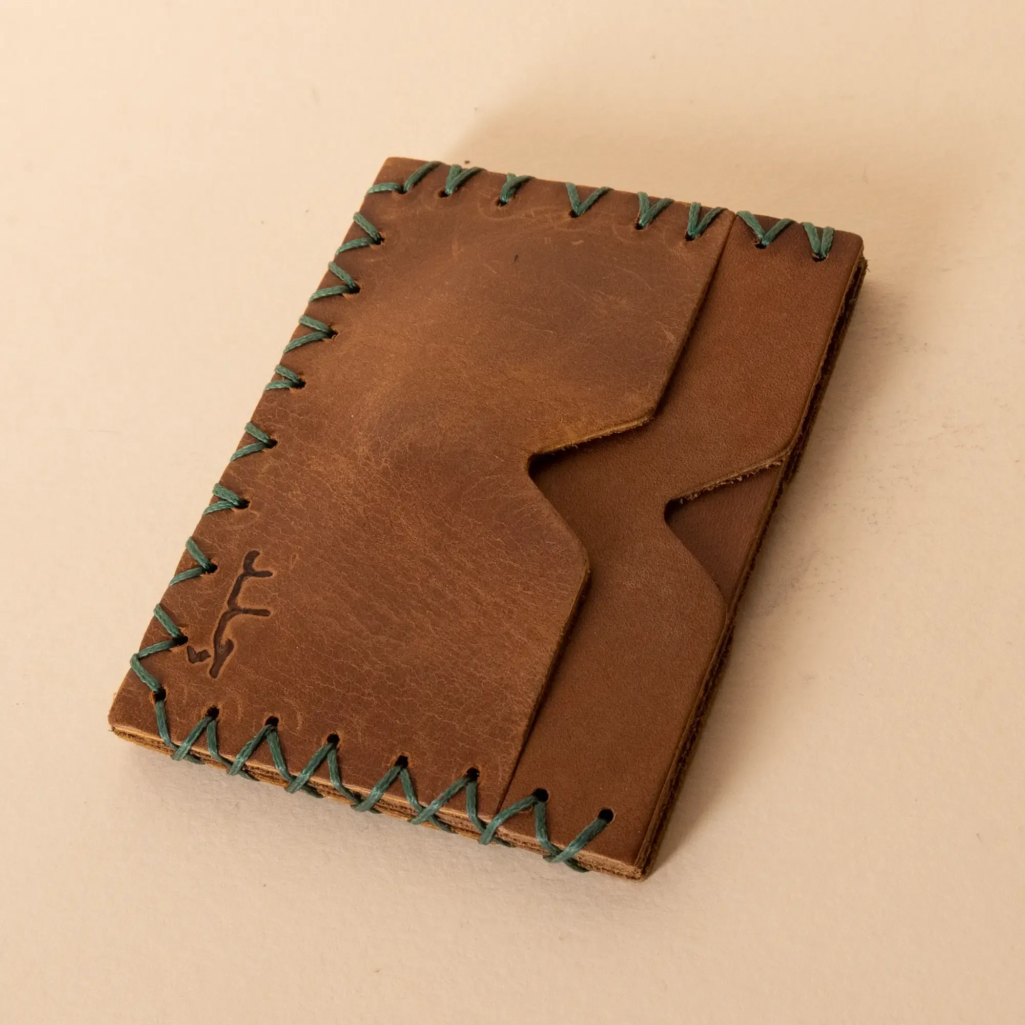 Two-Pocket Leather Card Holder – Tan with Green Stitching – 11x6.5x0.8 cm