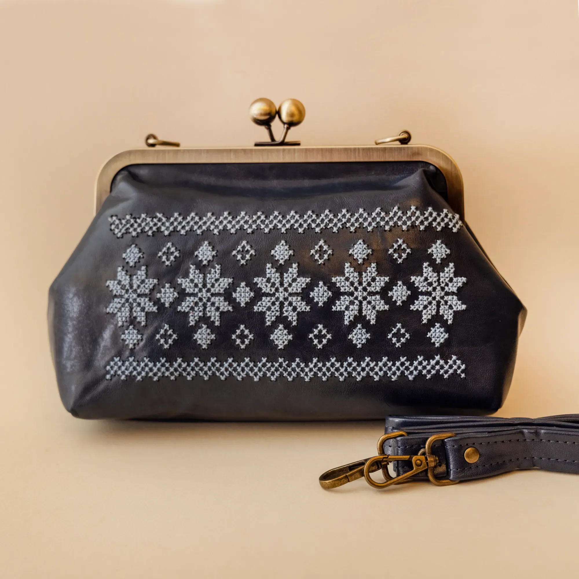 Embroidered Faux Leather Clasp Bag – Navy with White Tatreez – 31x15x7 cm
