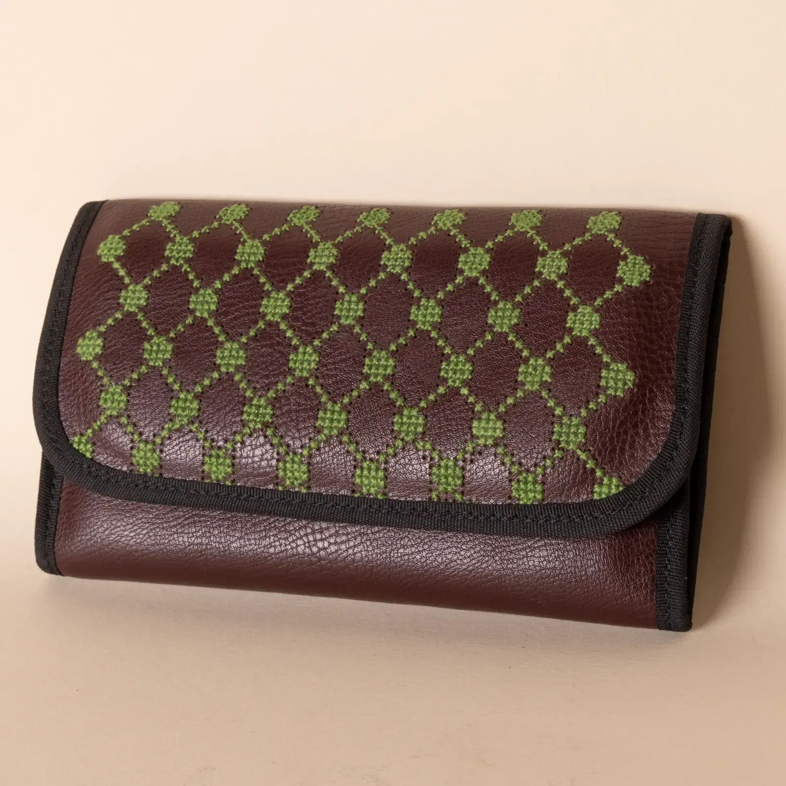 Geometric Leather Long Wallet – Brown with Green Geometric Detail – 20x10x2 cm