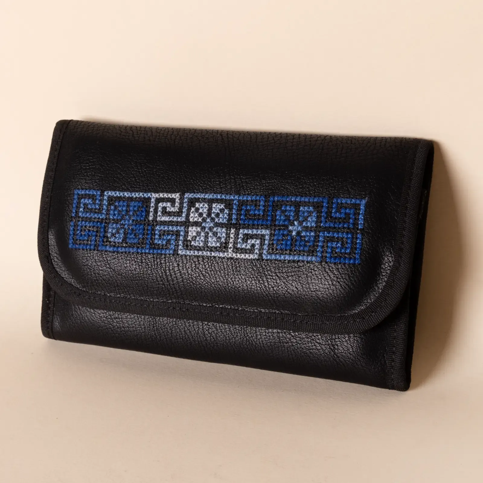 Geometric Leather Long Wallet – Black with Blue Geometric Detail – 20x10x2 cm