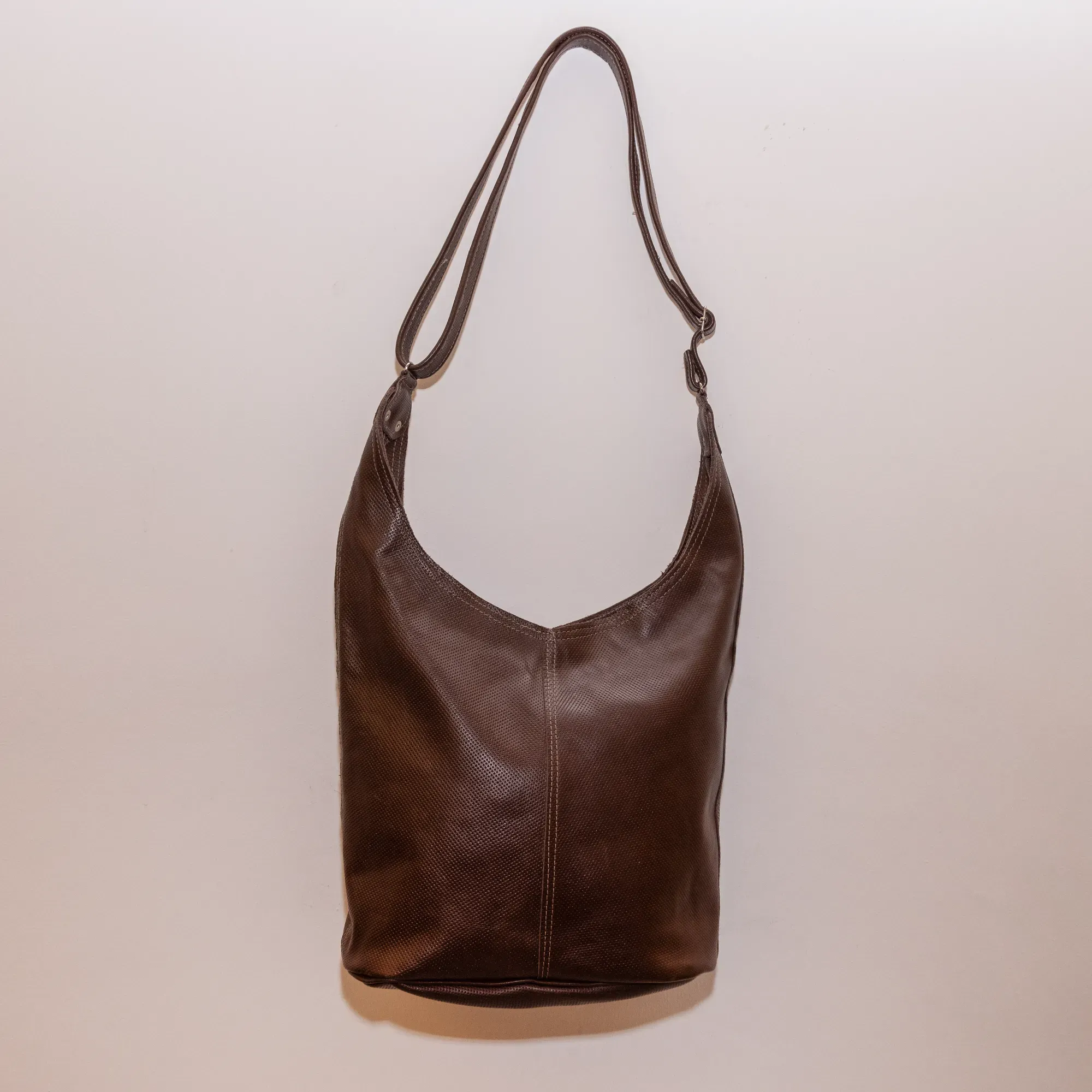 Large Moon Leather Bag – Chestnut Brown – 46x19x36 cm