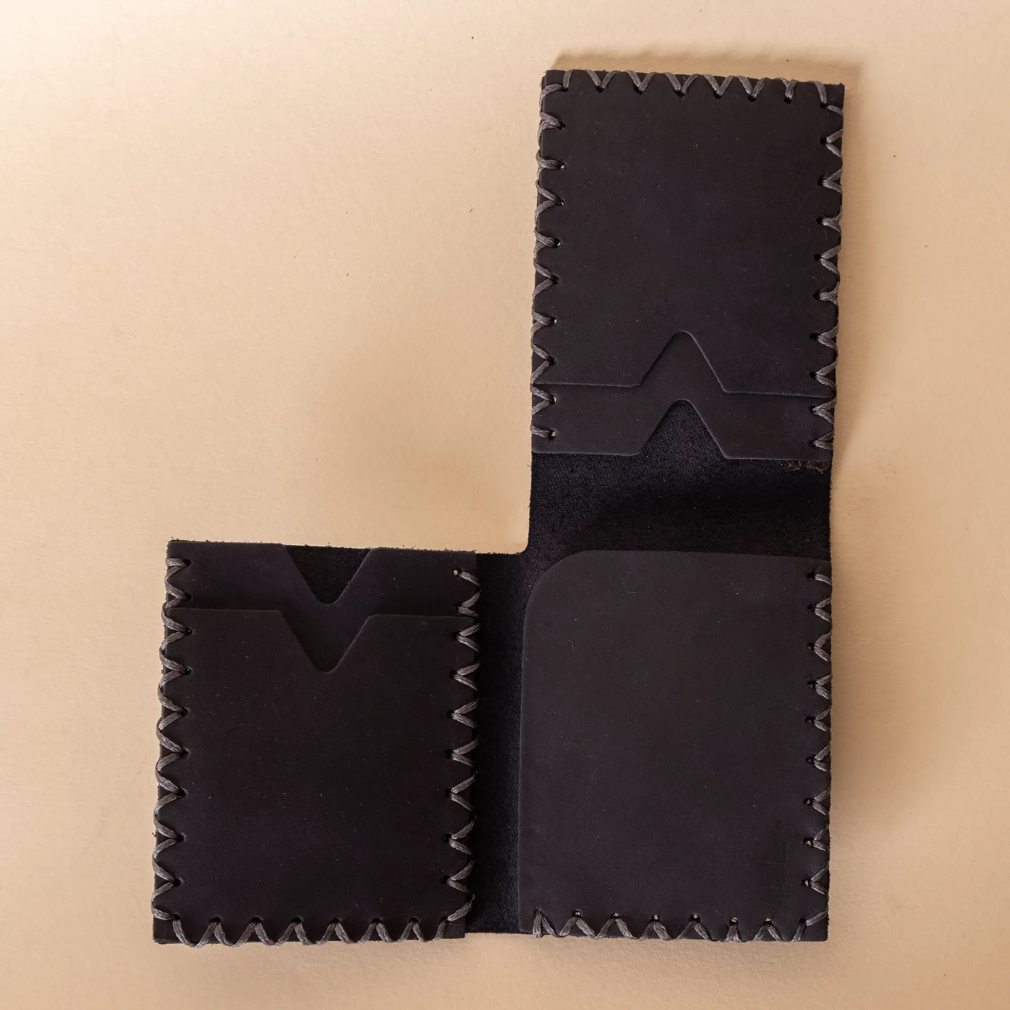 Three-Panel Leather Wallet – Black Three-Panel – 8x10x0.7 cm per panel