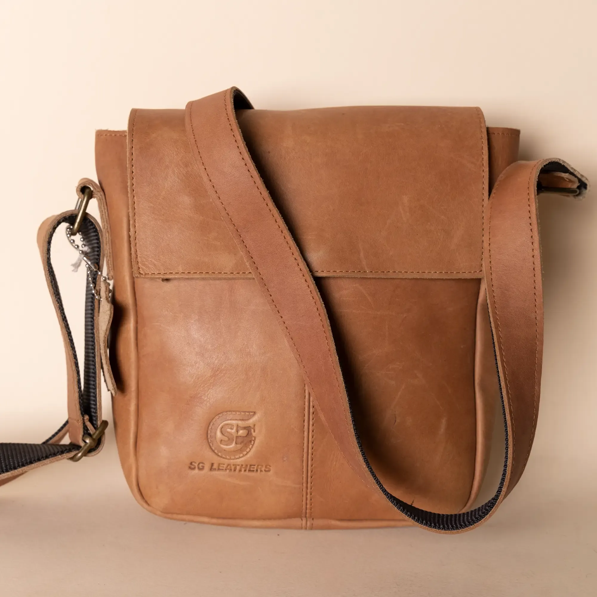 Large Moon Leather Bag – Tan Moon Shape – 46x19x36 cm