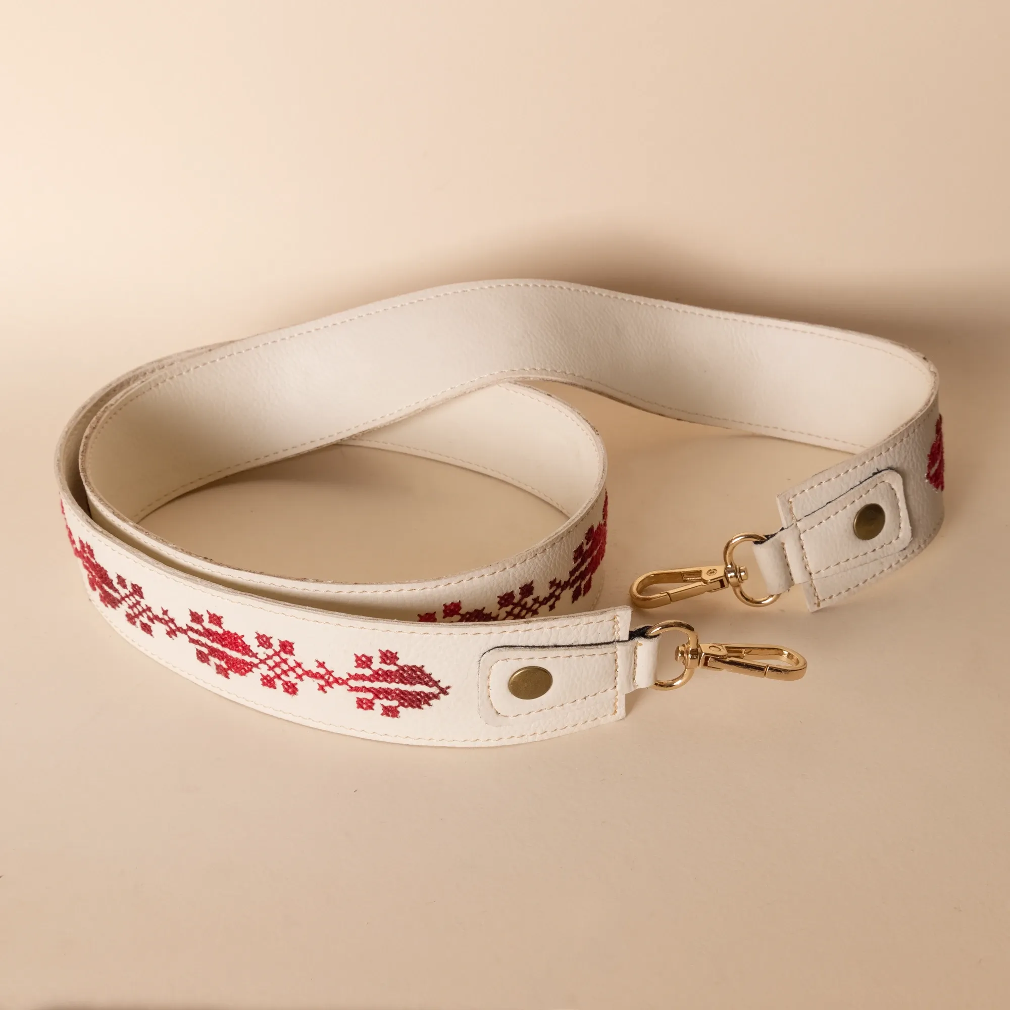 Embroidered Leather Bag Strap – White with Red Tatreez – 4.5x114 cm