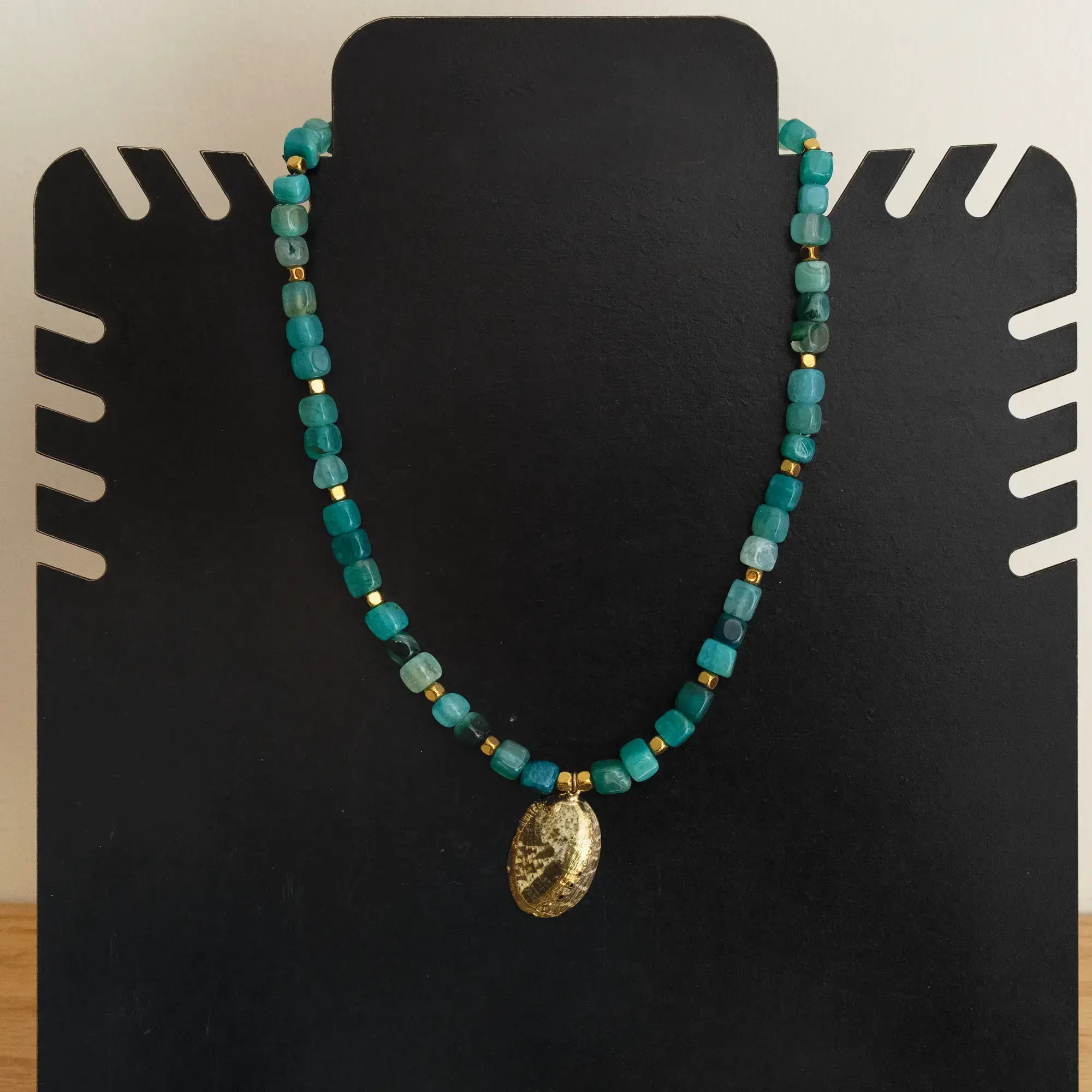 Contemporary Necklace in shell