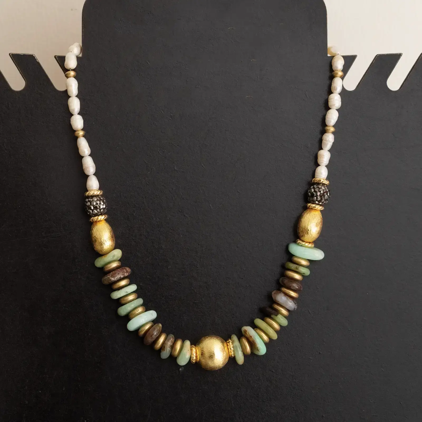 Handcrafted Contemporary Necklace in agate
