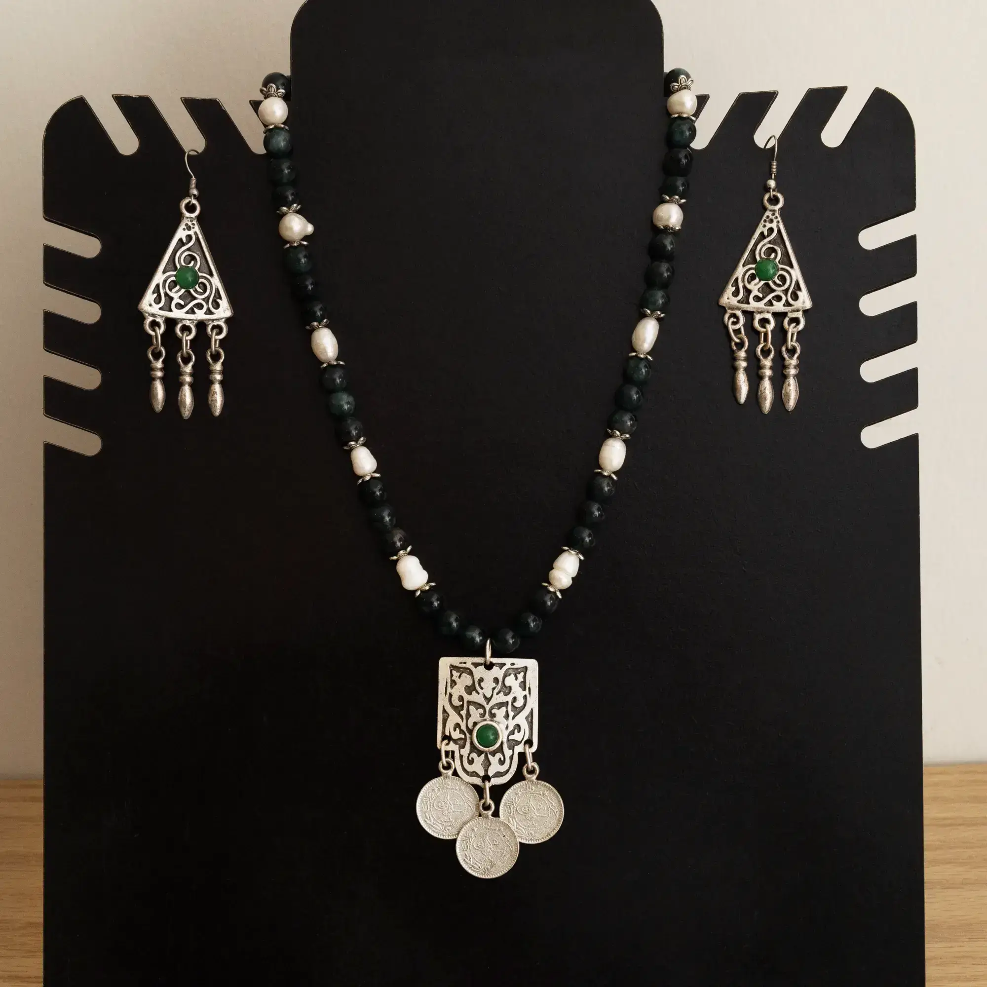 Heritage-Inspired Jewellery Set in cultured pearl