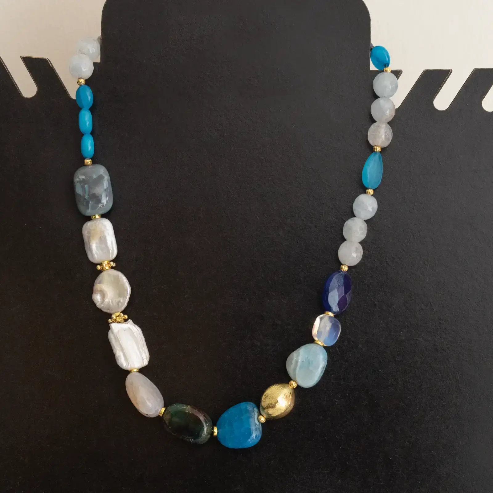 Handcrafted Contemporary Necklace in agate