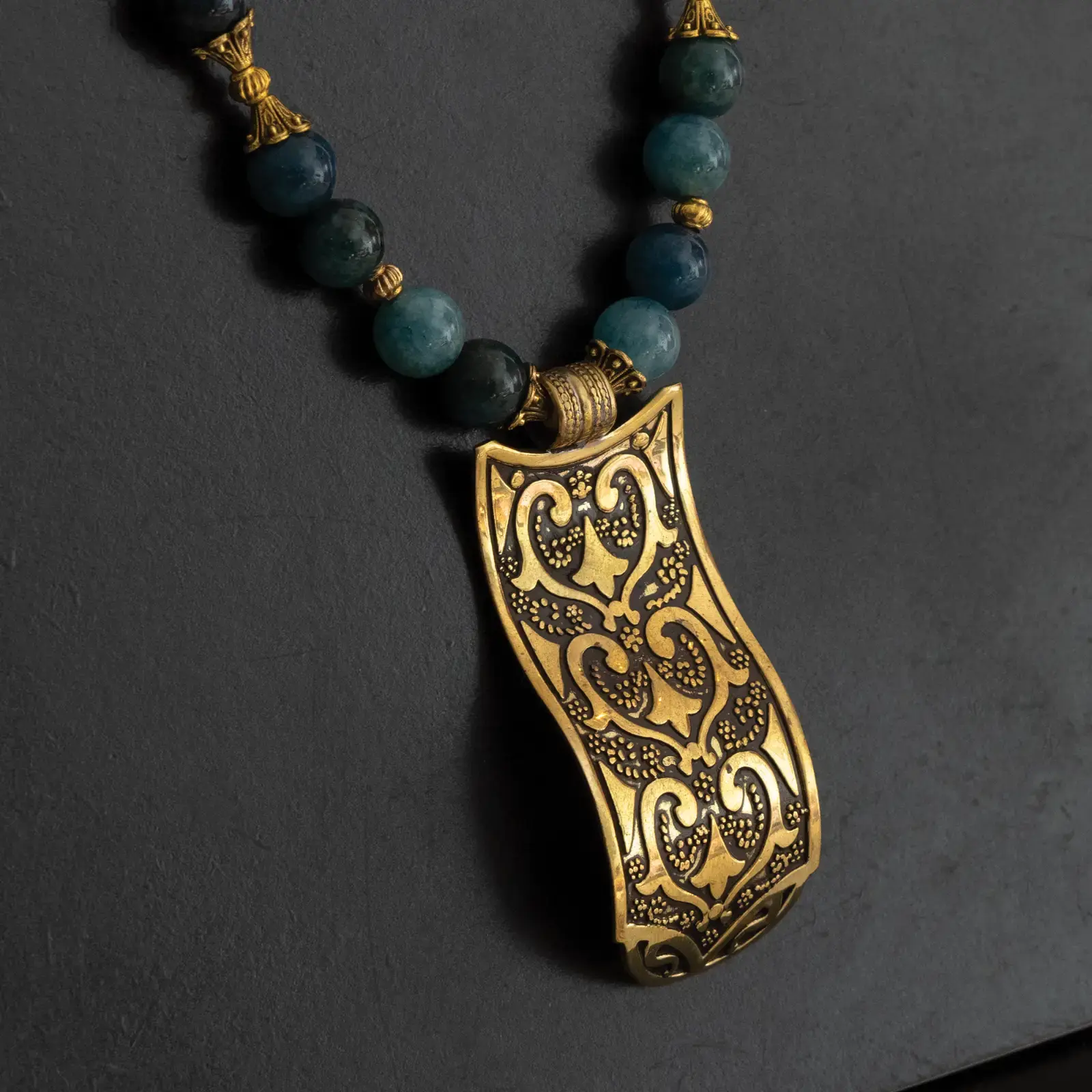 Handcrafted Contemporary Necklace in agate