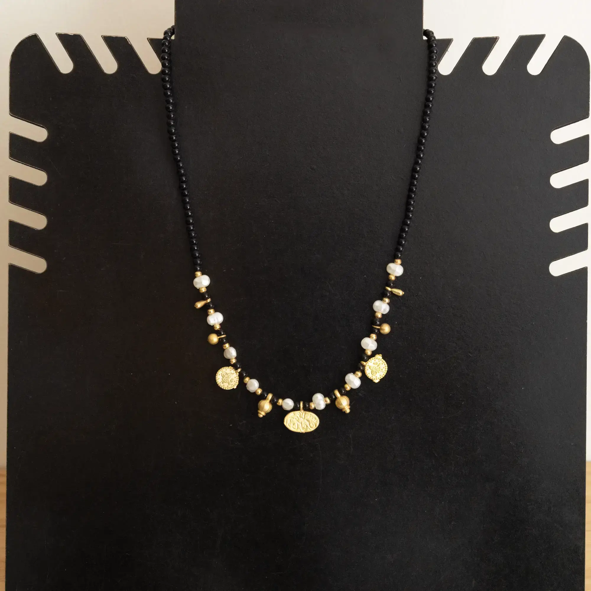 Contemporary Necklace with cultured pearl & beads