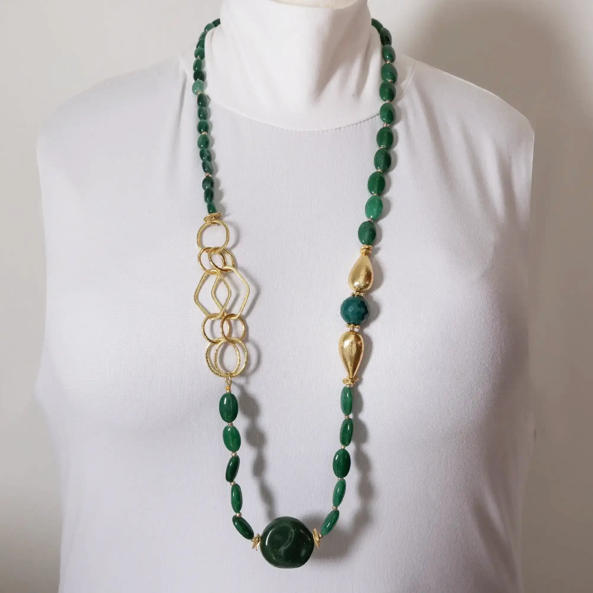 Handcrafted Contemporary Necklace in jade