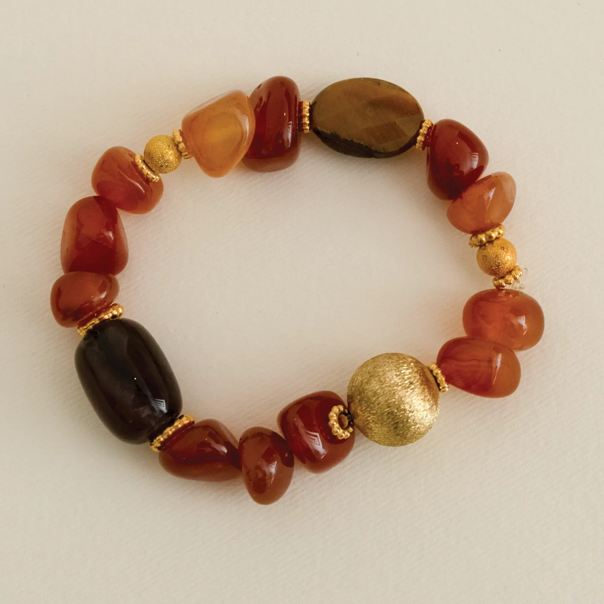 Handcrafted Warm Agate Gold-Plated Bracelet with Distinctive Detail