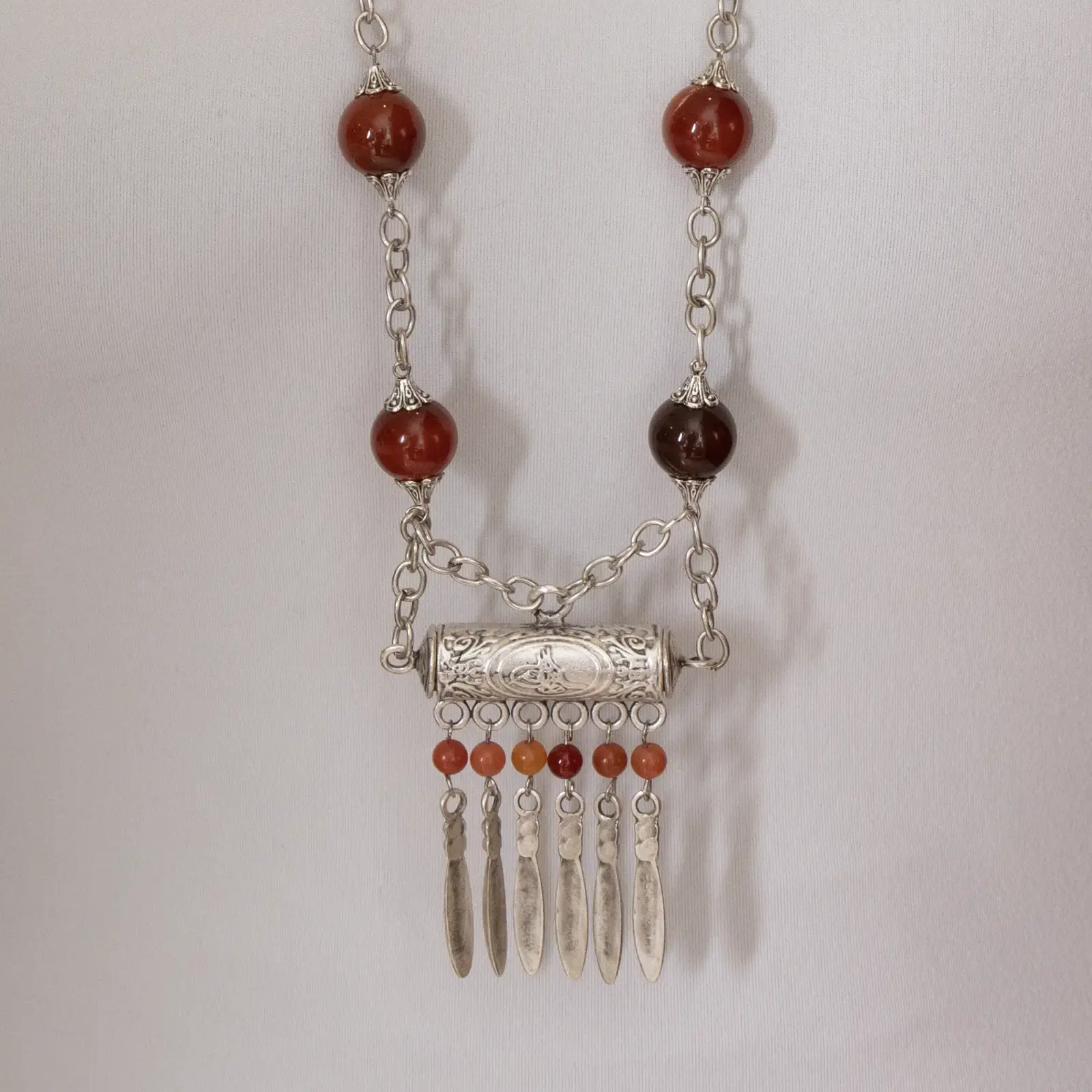 Contemporary Necklace in agate