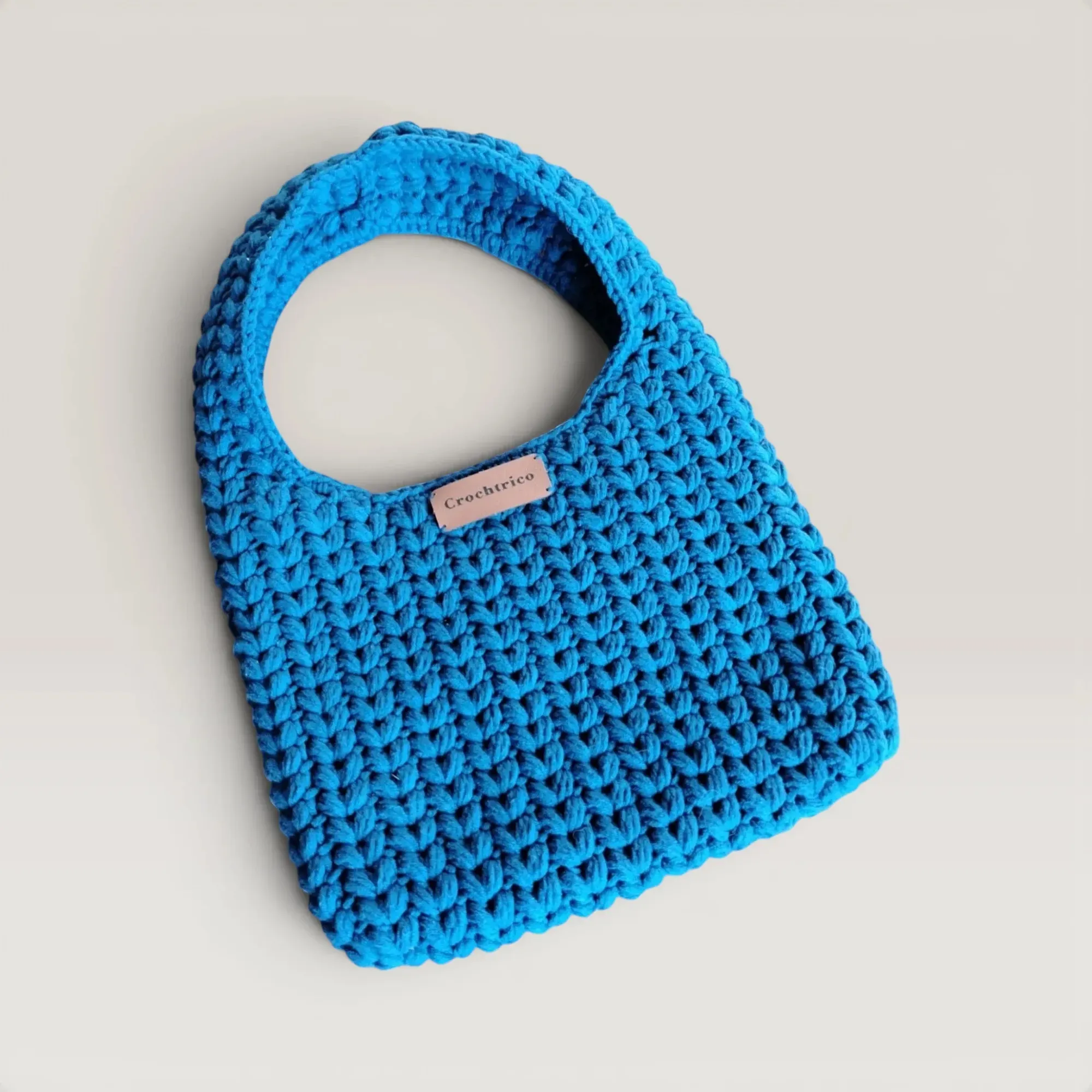 Crochet Shoulder Bag with Lining & Magnetic Closure - 24x18 cm