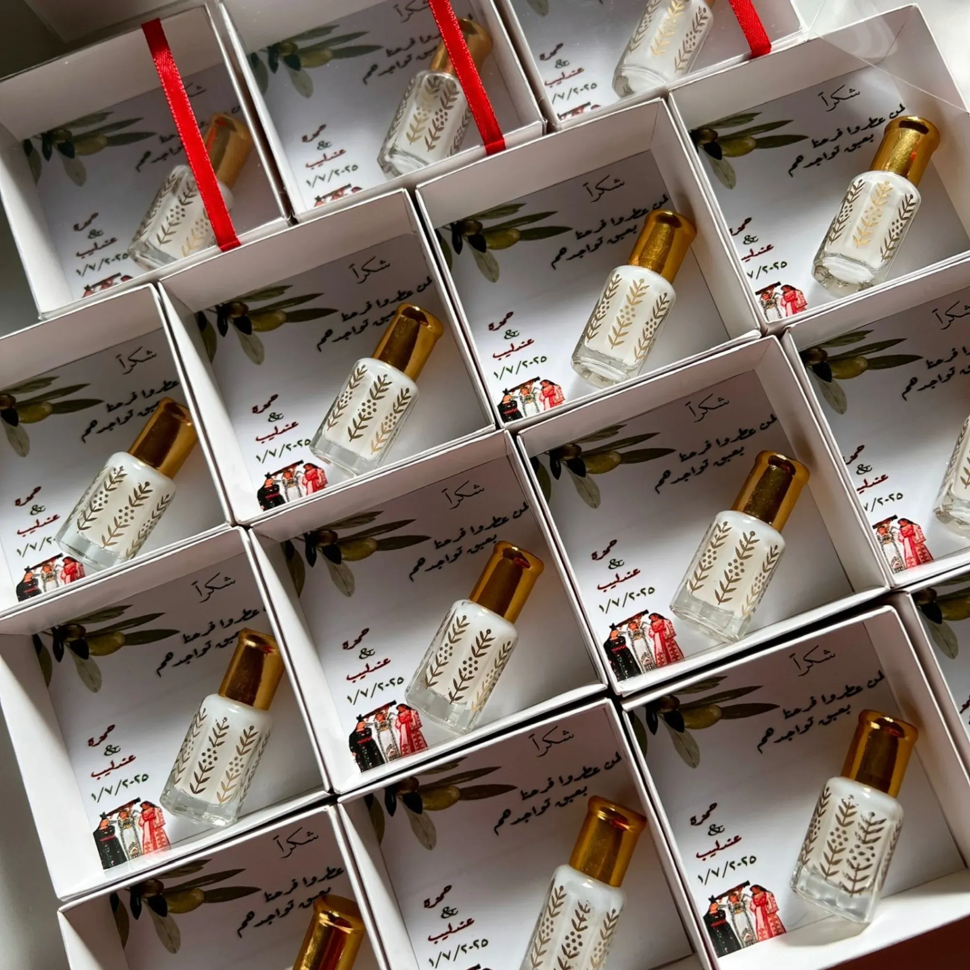 Custom Wedding Perfume Favors with Personalized Colors