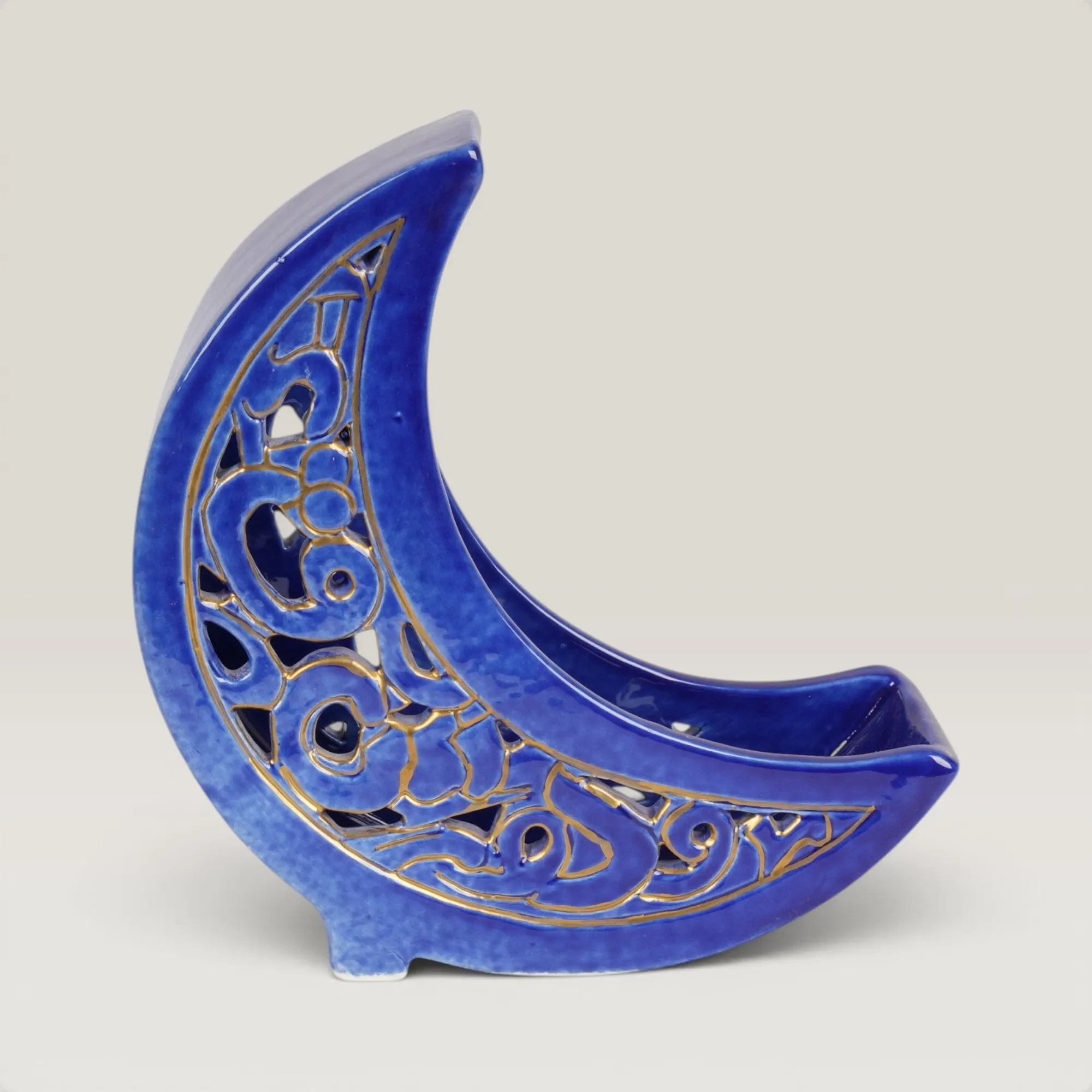 Ceramic Crescent-Shaped Serving Stand for Table and Home Decor