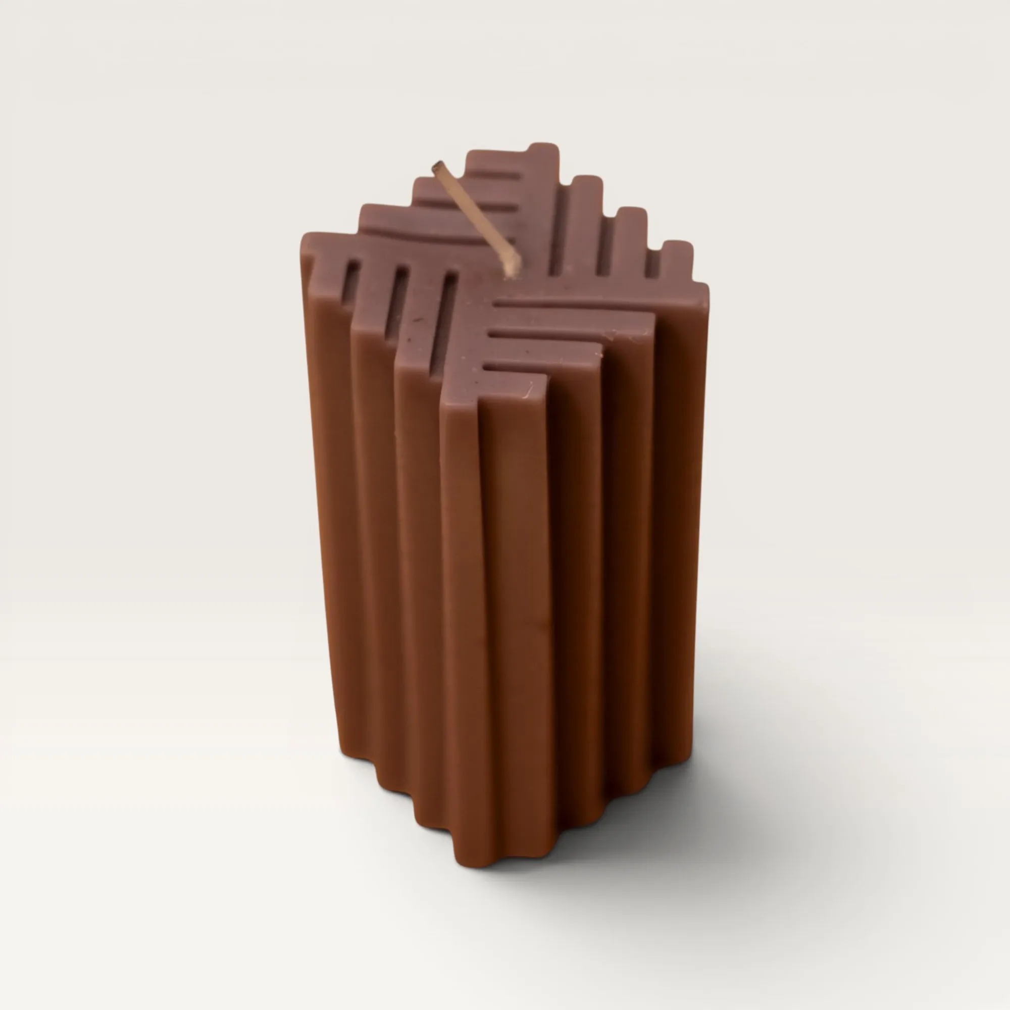 Handmade Cross Weave Geometric Candle in Brown – 110 g