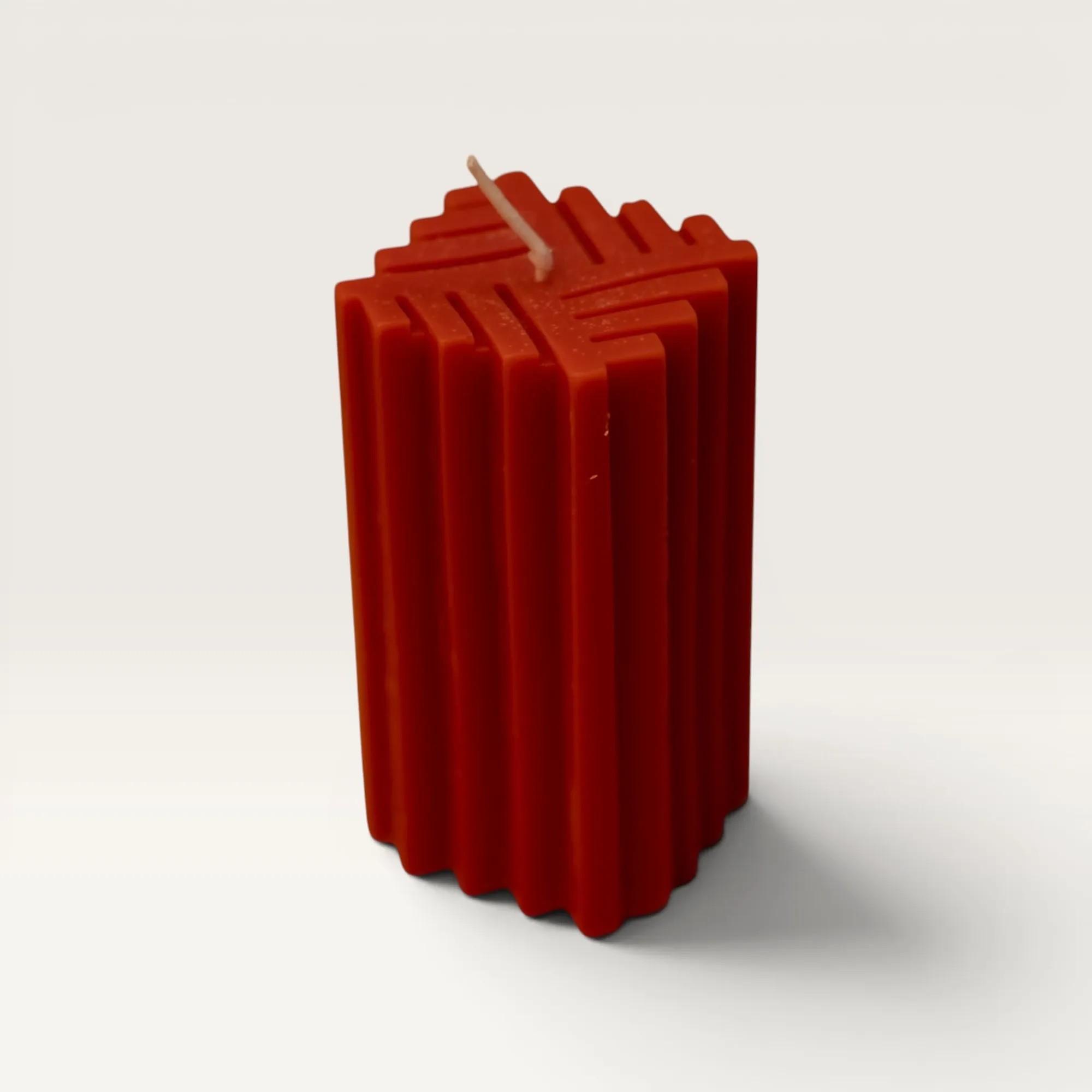 Handmade Cross Weave Geometric Candle in Red – 110 g