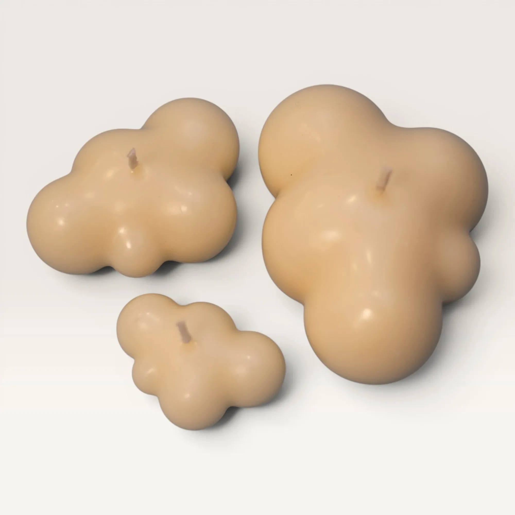 Handmade Cloud Shaped Scented Candle in Ivory – 145 g
