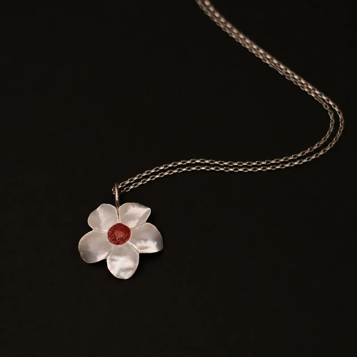 Red Cherry Blossom Mother-of-Pearl Coral Silver Necklace 43 cm