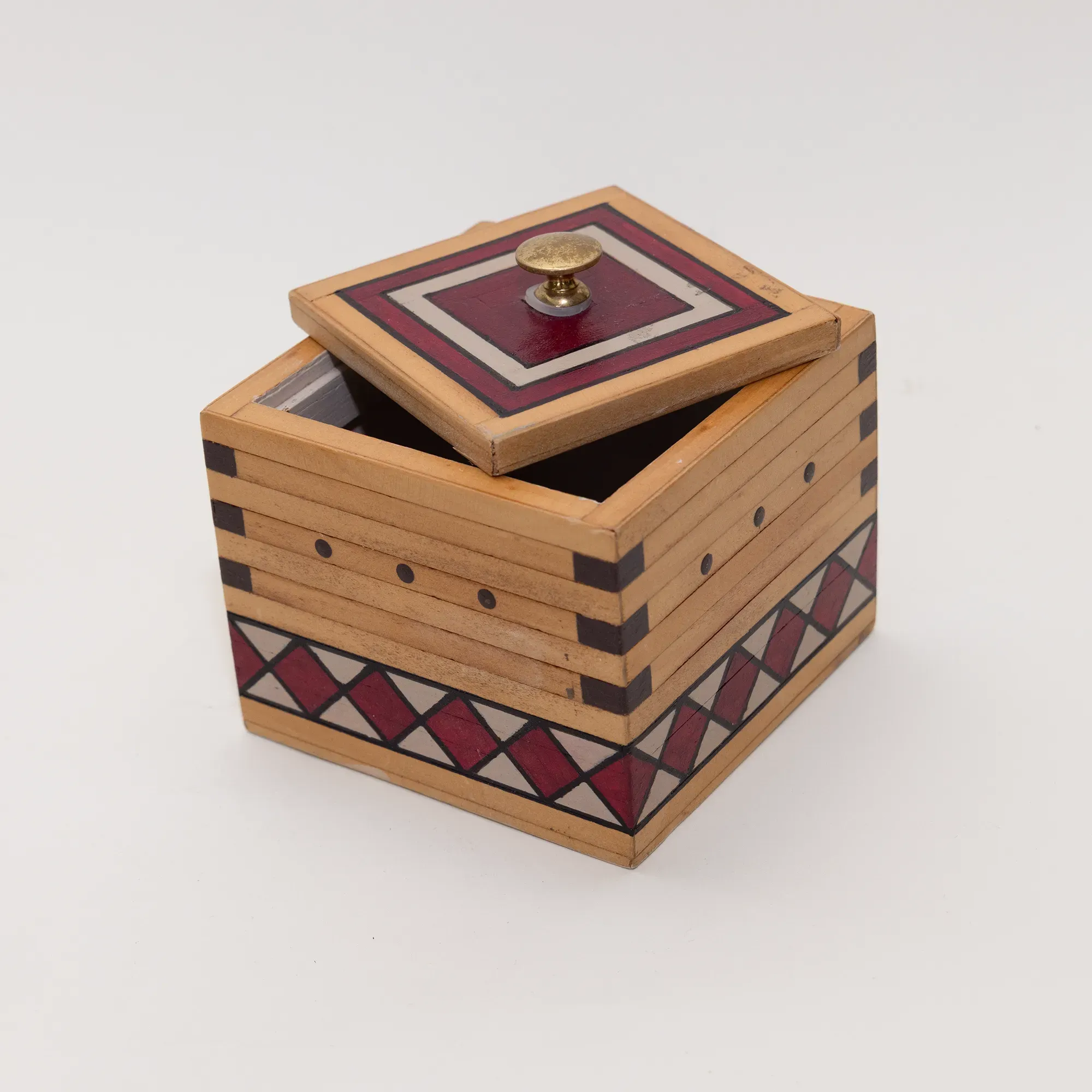 Handmade Wooden Keepsake Box with Plum Diamond Lid Detail