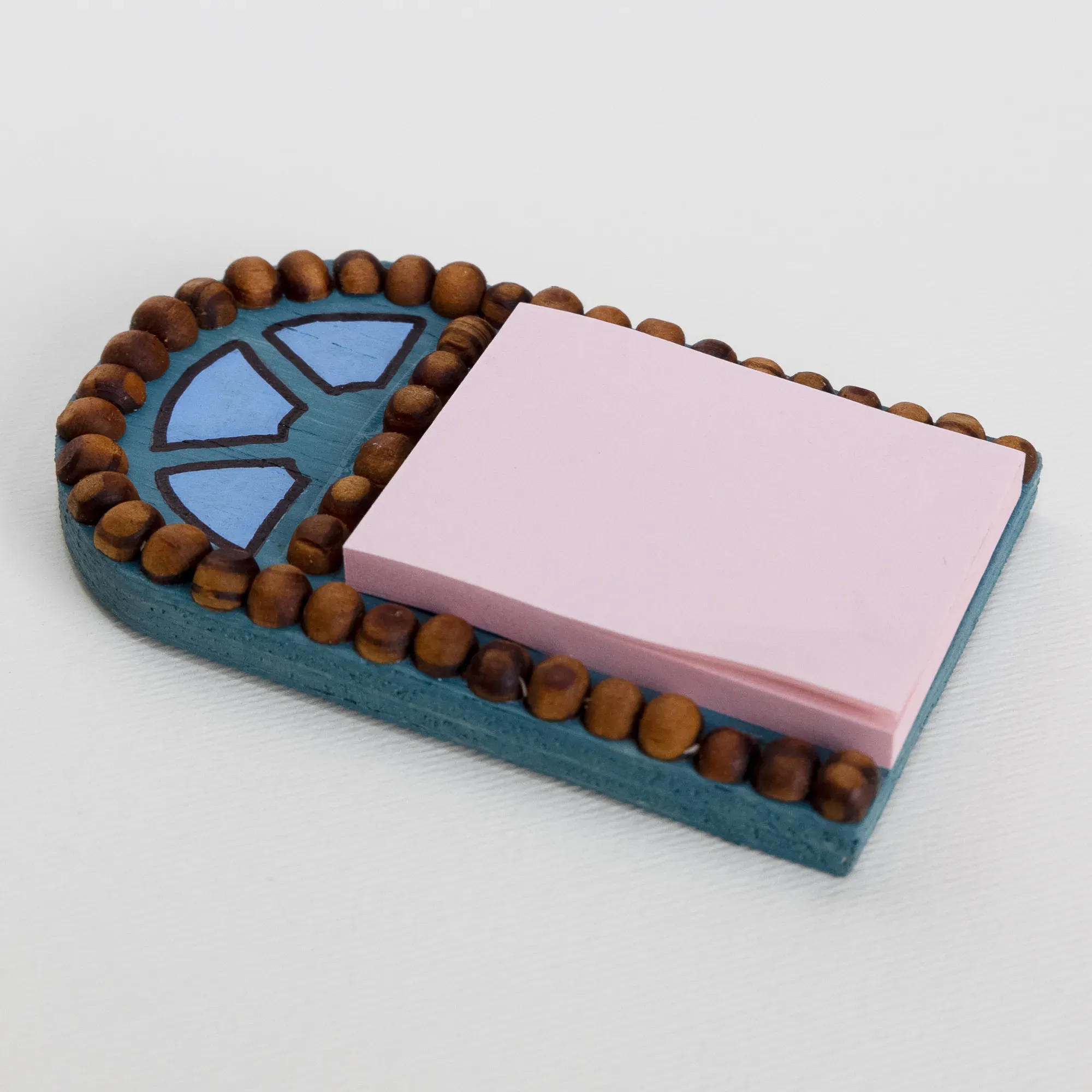 Arched Heritage Window Magnetic Notepad with Pink Notes - 8 x 5 cm