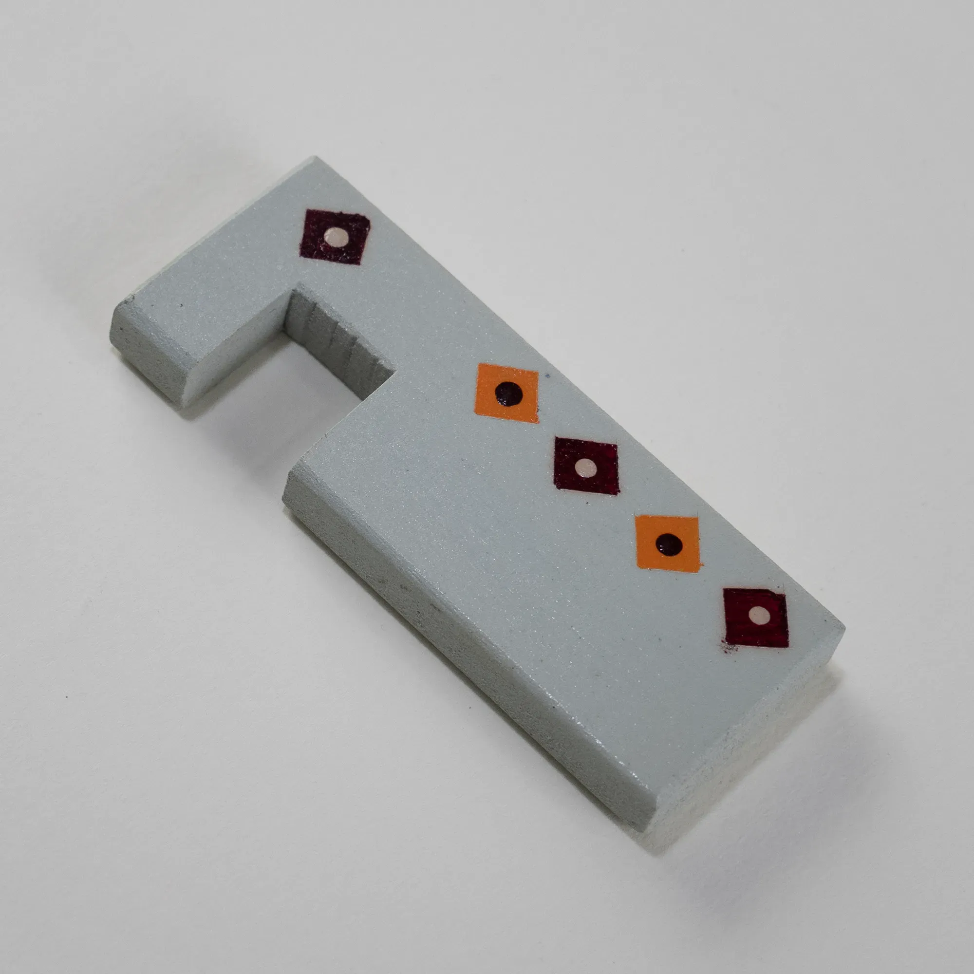 Handmade Wooden Desk Phone Stand with Light Grey Red Diamond Pattern - 6 cm