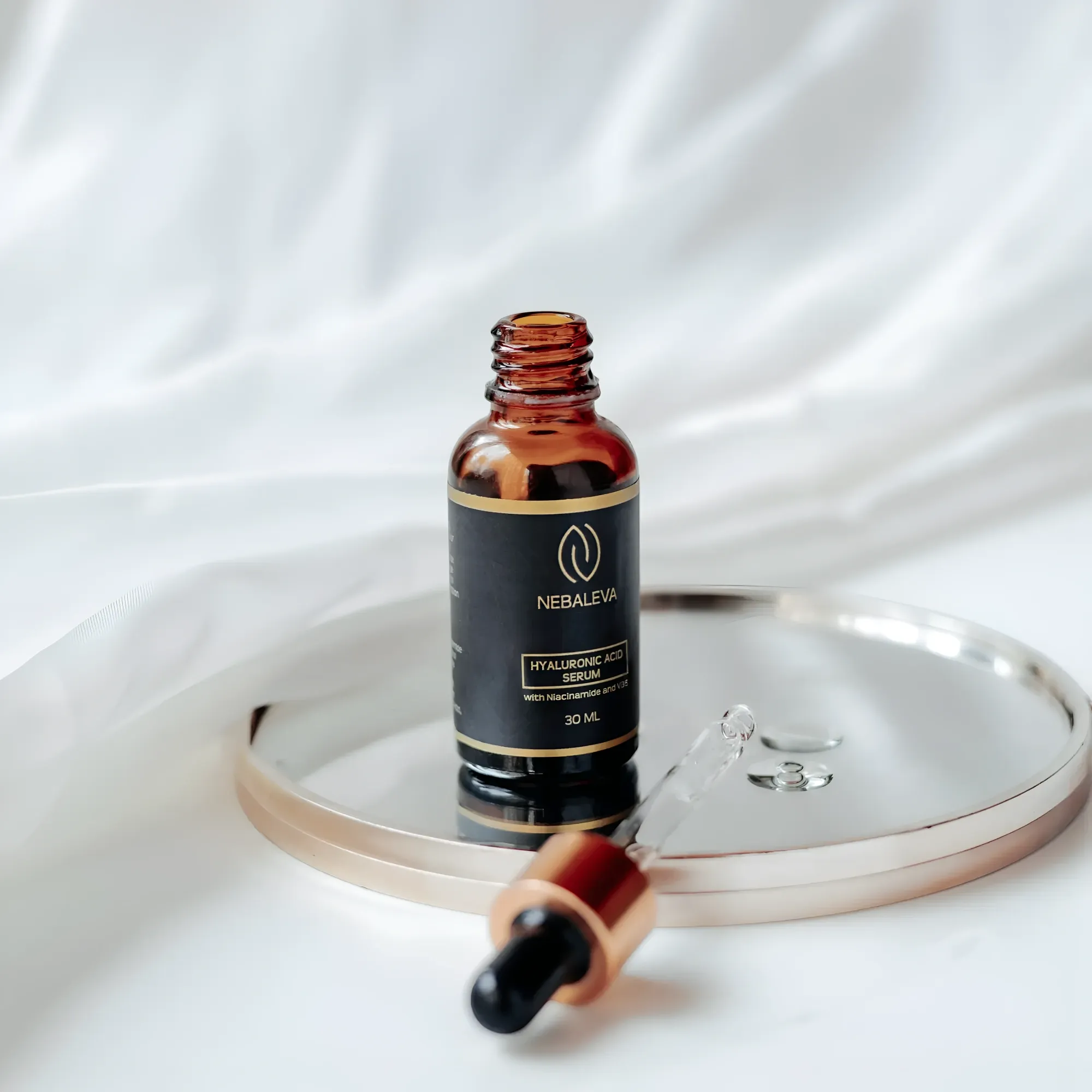 Nebaleva Hyaluronic Acid & Niacinamide Daily Serum 30 ml