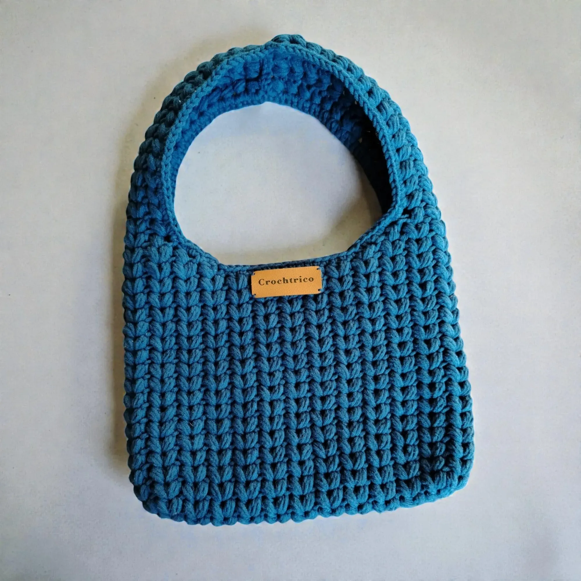 Crochet Shoulder Bag with Lining & Magnetic Closure - 24x18 cm