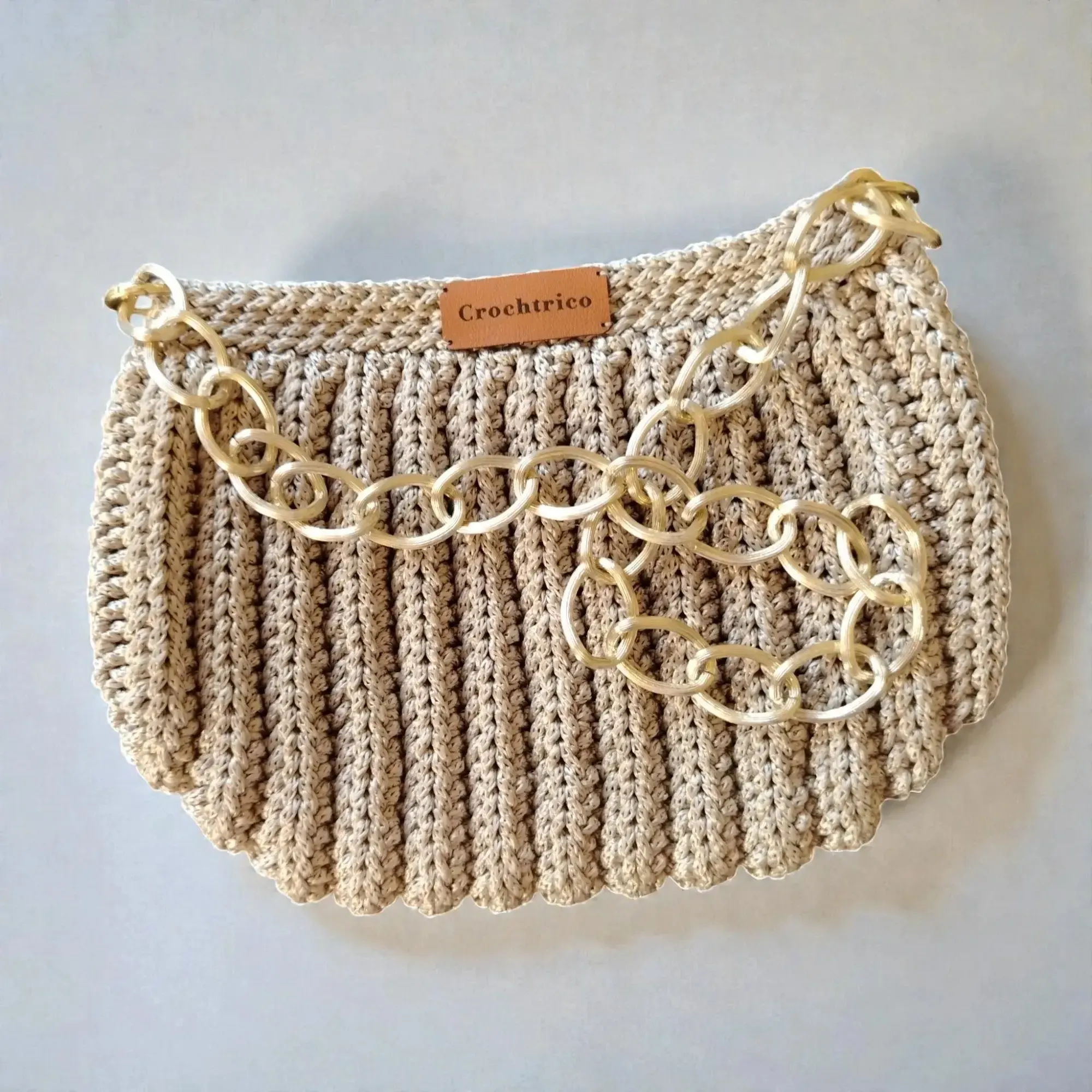 Gold Crochet Shoulder Bag with Chain Strap & Magnetic Closure - 23x18 cm