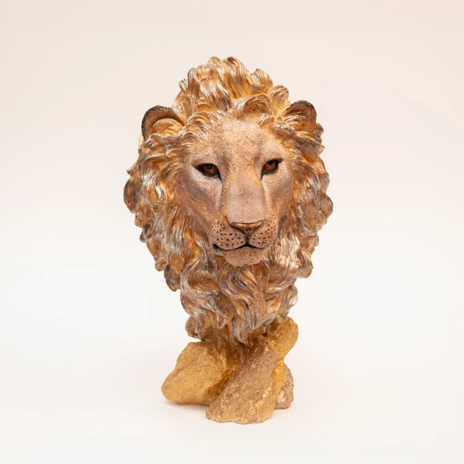 Aslan – Bold Gypsum Marble Lion Sculpture – Regal Design – 35x16 cm