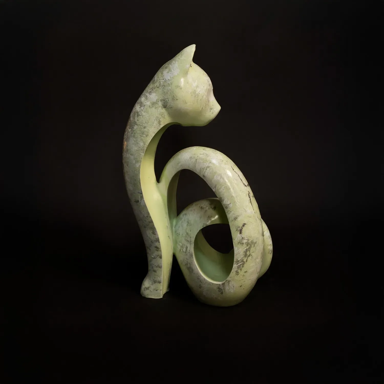 Twisted – Modern Gypsum Marble Abstract Sculpture – 26x13 cm