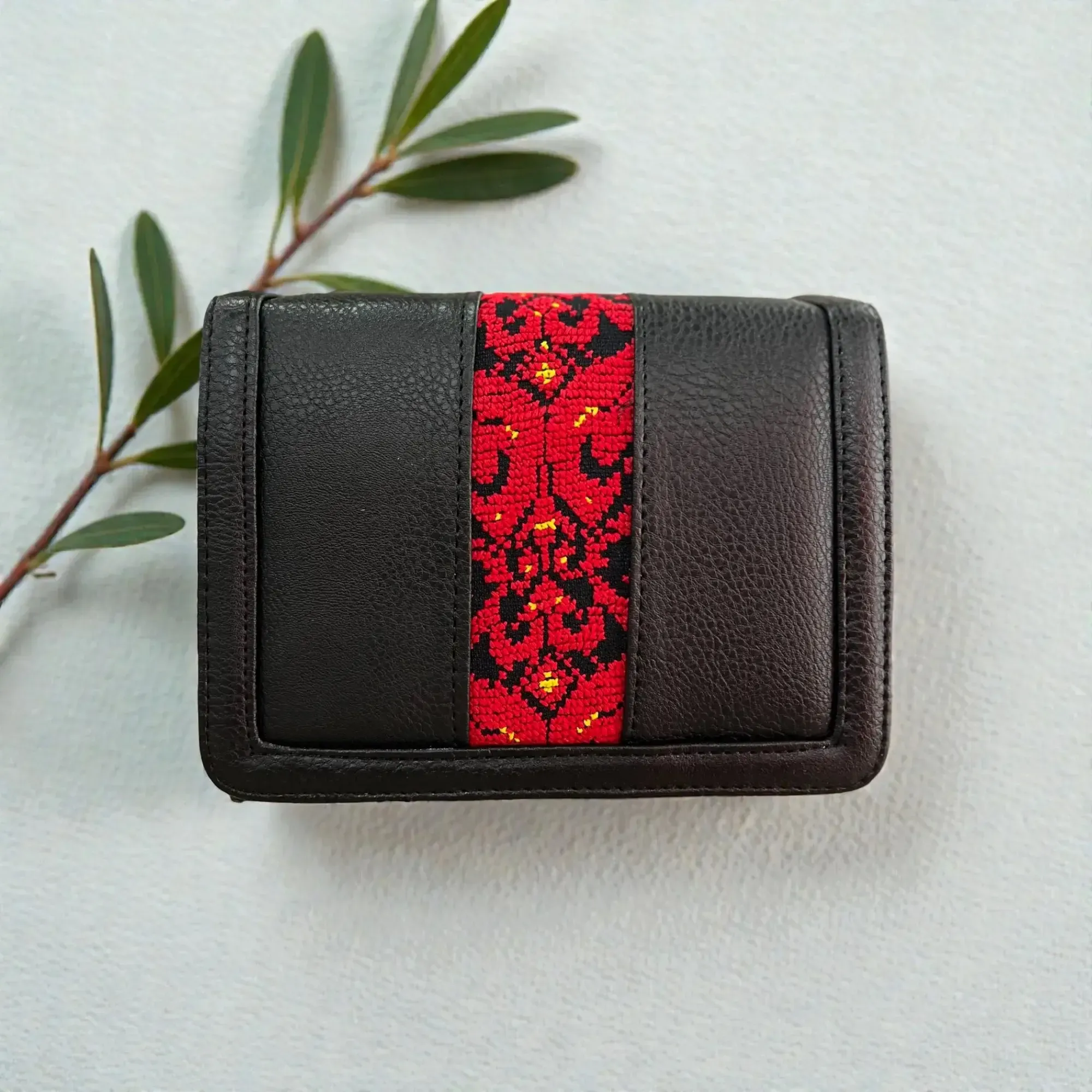 Black Embroidered Square Crossbody Bag Leather Gold Chain 18×14 cm