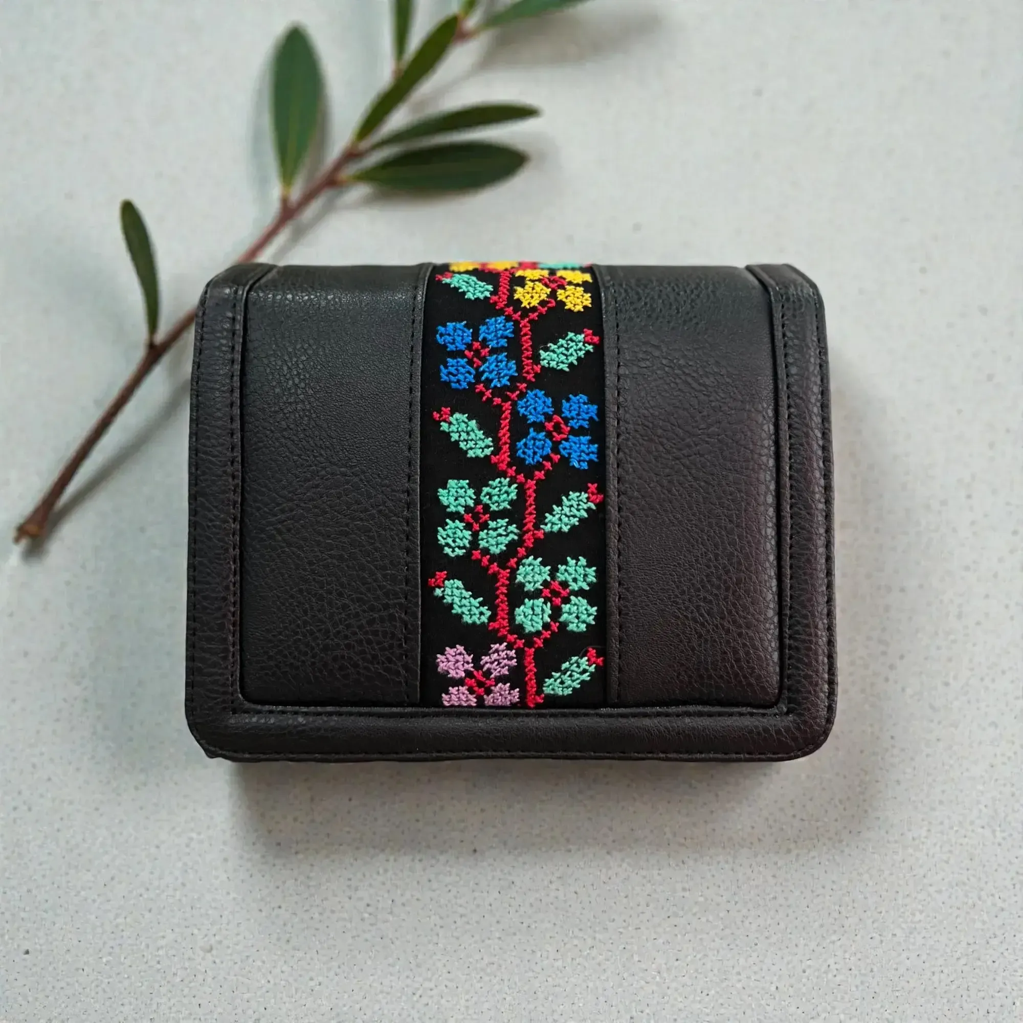 Black Embroidered Square Crossbody Bag Leather Gold Chain 18×14 cm