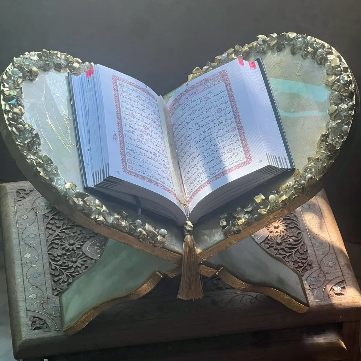 Handmade Resin Quran Holder with Pearl Crystal Frame – 40 cm Foldable