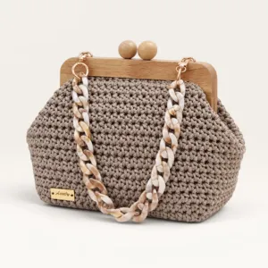 Taupe Crochet Handbag with Wooden Kiss-Lock Frame – 19x28 cm