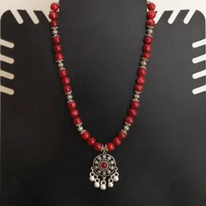 Handcrafted Heritage-Inspired Necklace in beads with Distinctive Detail