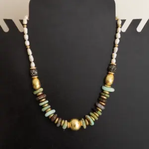 Handcrafted Contemporary Necklace in agate, pearl, jade