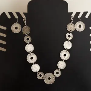 Contemporary Necklace & Earrings Set in copper, silver-plated metal
