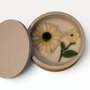 Handmade Floral Aroma Candle Plate in Powder – 130 g