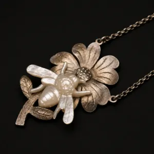 Hand-Carved Mother-of-Pearl Bee Necklace in Silver 43 cm