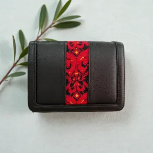 Black Embroidered Square Crossbody Bag Leather Gold Chain 18×14 cm